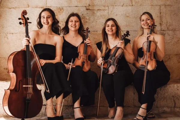 Zadar Strings gudački kvartet nastupa na Muraju na zadarskim zidinama u sklopu Muraj Art & Sound