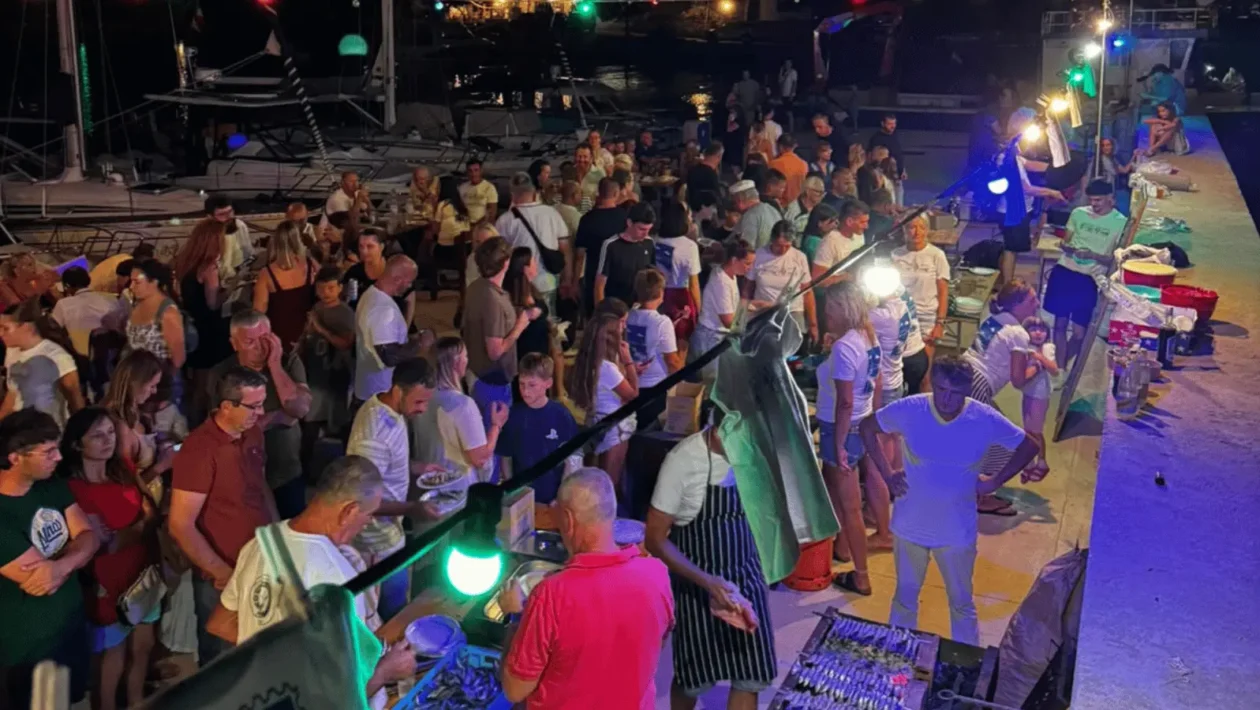 Žmanska noć u Žmanu uz glazbeni program, ribarsku večer i okupljene posjetitelje