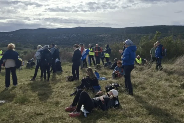 Camino Dani: Dva Dana Hodanja Kroz Povijest i Prirodu