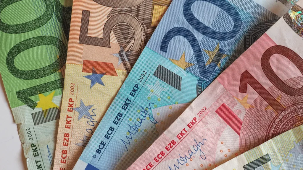 Europska komisija pokrenula postupke protiv 27 zemalja članica zbog neprenošenja ključnih direktiva