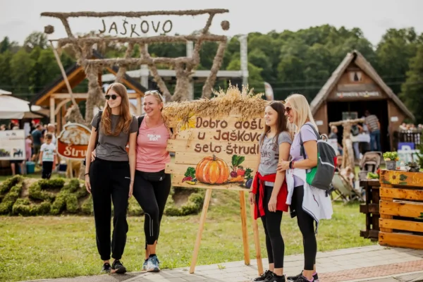 Štrudlafest 2026 u Jaškovu kraj Ozlja s programom, štrudlama i brojnim posjetiteljima