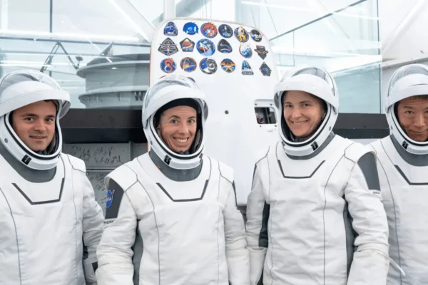 Svemirski let SpaceX NASA SpaceX Crew-14