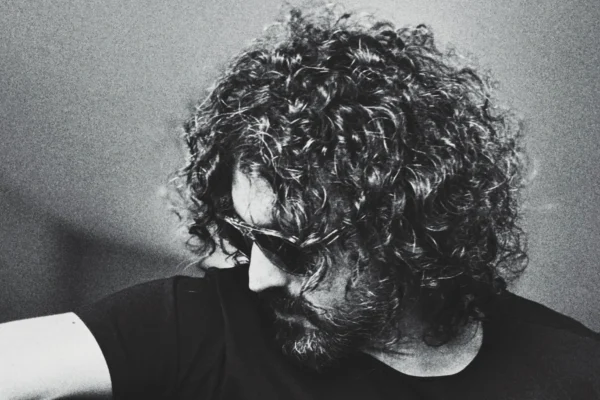 Diego Carlomagno Intervju s Diegom Carlomagnom (Analog Tears): „Želim stvoriti imaginarni krajolik kojim možete putovati“