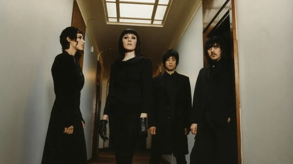 Članovi britanskog elektroničkog sastava Ladytron