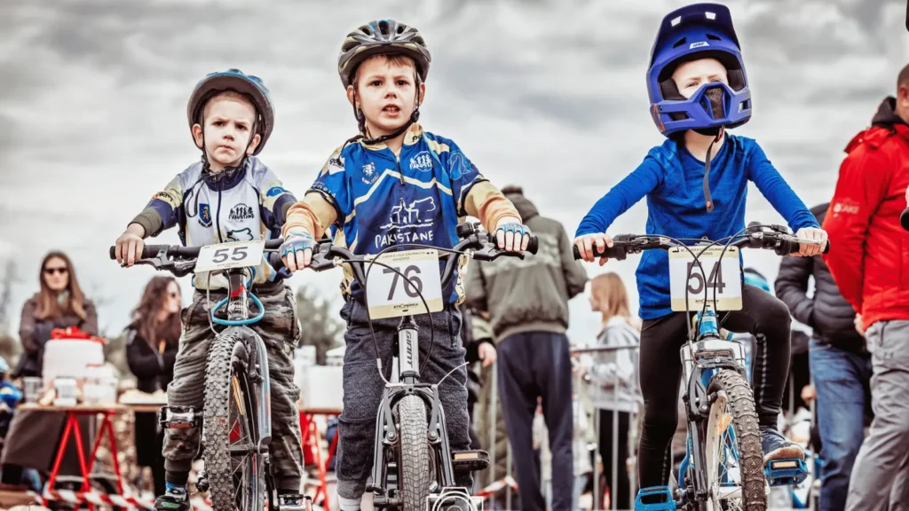 MTB škola biciklizma BBK Pakoštane za djecu i mlade tijekom treninga brdskog biciklizma
