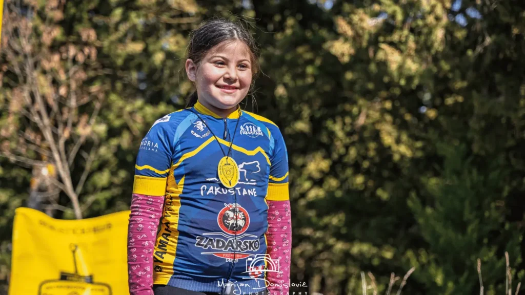 MTB škola biciklizma BBK Pakoštane za djecu i mlade tijekom treninga brdskog biciklizma