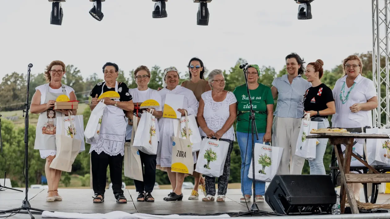 Zlatna baka Štrudlafesta Ana Vujaklija na manifestaciji Štrudlafest u Jaškovu kraj Ozlja