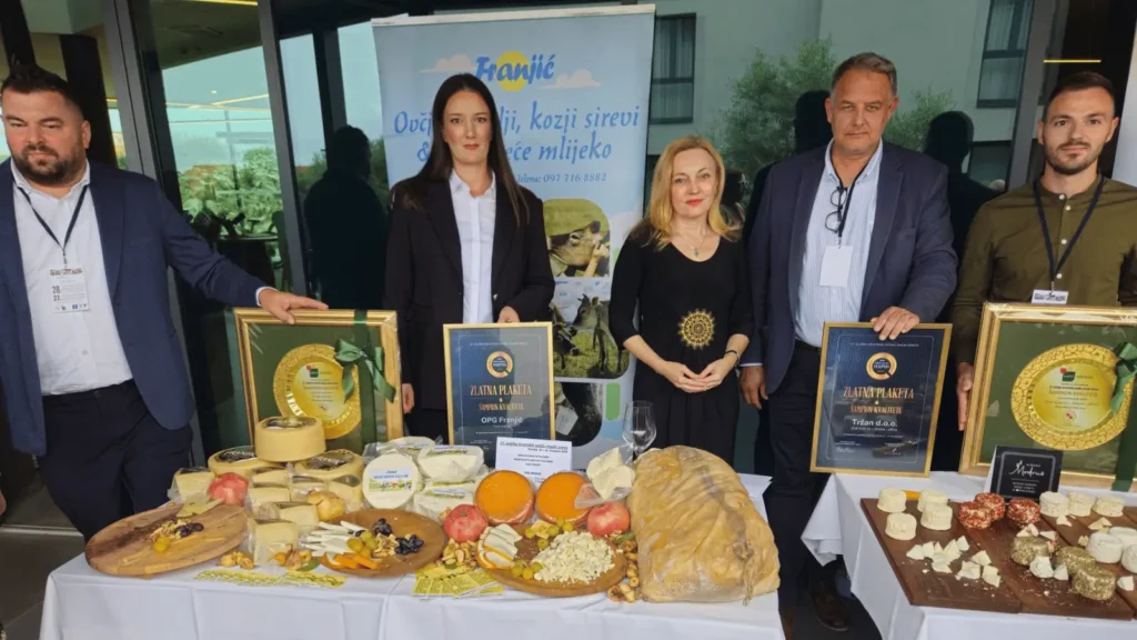 Hrvatsko ovčarstvo i kozarstvo Marijana petir (1)