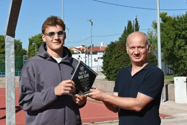 Niko Šare najbolji mladi igrač