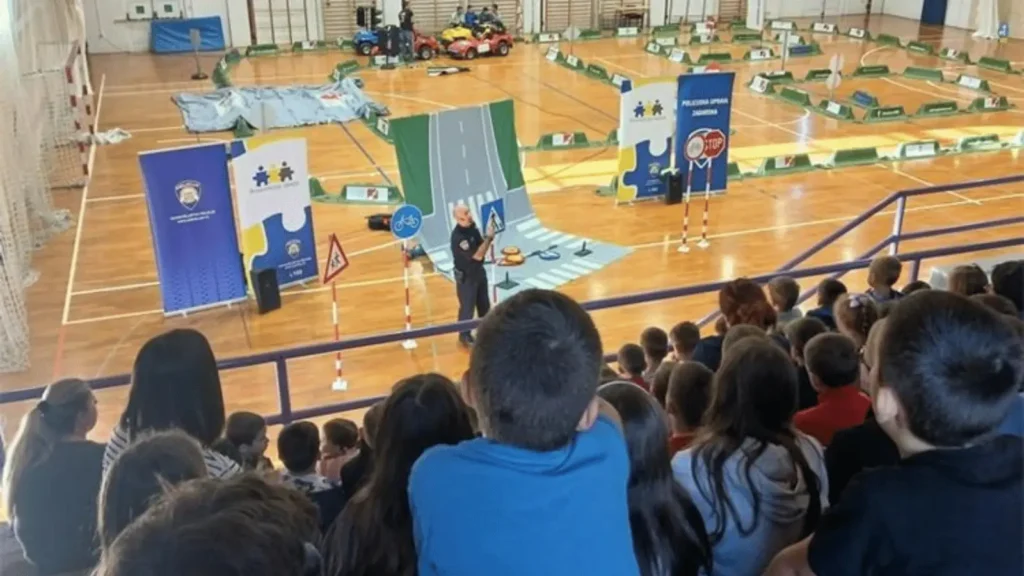 Program Poštujte naše znakove poličnik